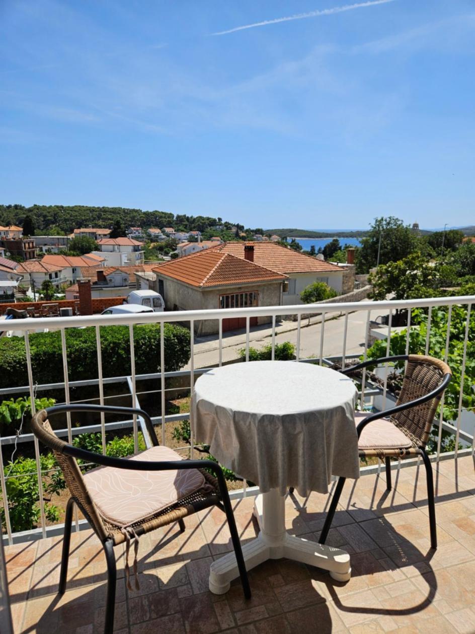 Luka'S Lodge Guesthouse & Hostel Hvar Town Exteriör bild